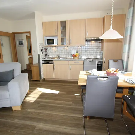 Residenz Albatros 2 Апартаменты *